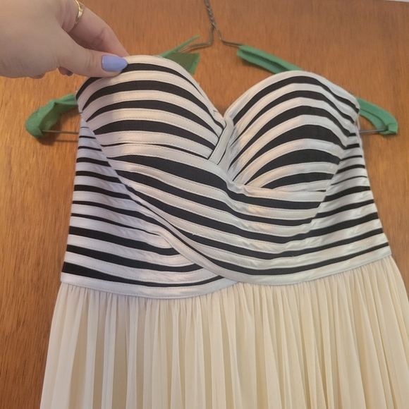 Formal Gown - Picture 2 of 4